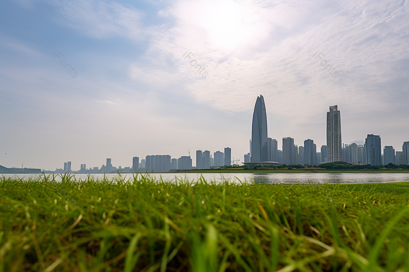 实拍蓝色高楼大厦远景草地摄影背景,高清,摄影图,摄影图片,图片大全,摄影图免费下载